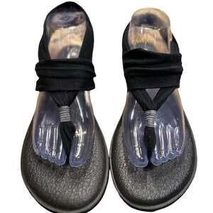 Sanuk Women’s Size 9 Black Slip On Yoga Sandal